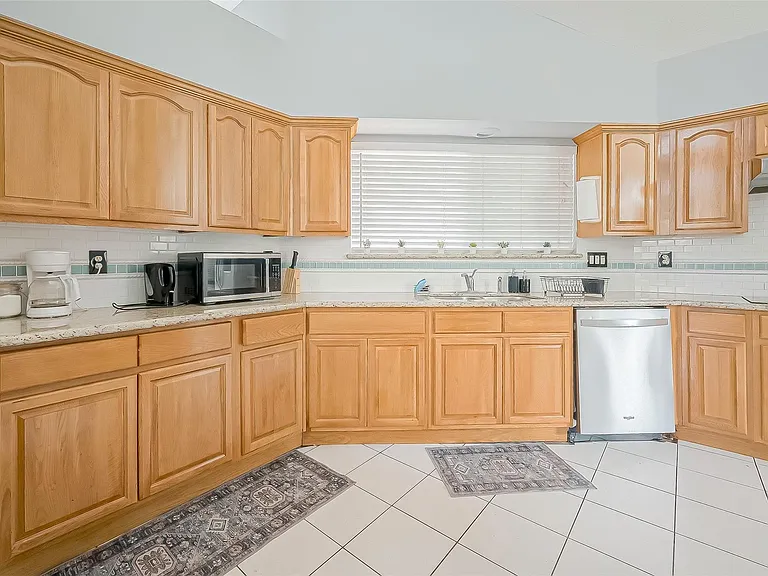 9310 Corner Oaks Ln — Photo 15
