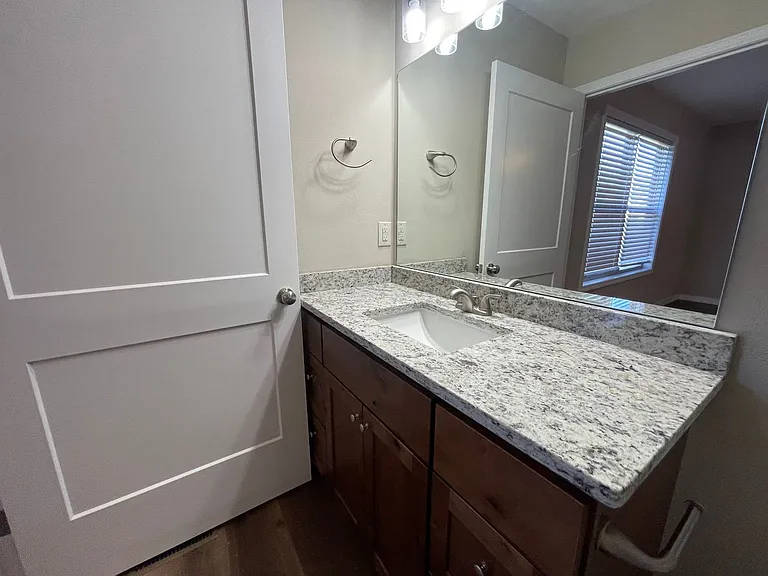 4 C St #B — Photo 10