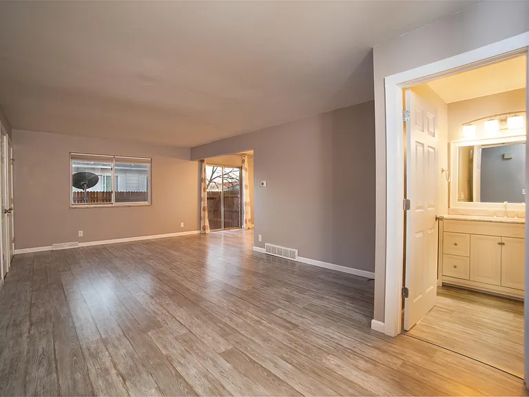 9845 Orangewood Dr — Photo 14