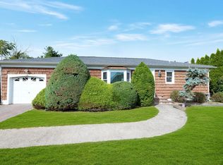 22 Dolphin Rd, East Quogue, NY 11942