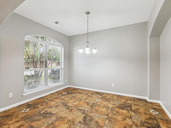 5th image of 3122 Schumann Oaks Dr