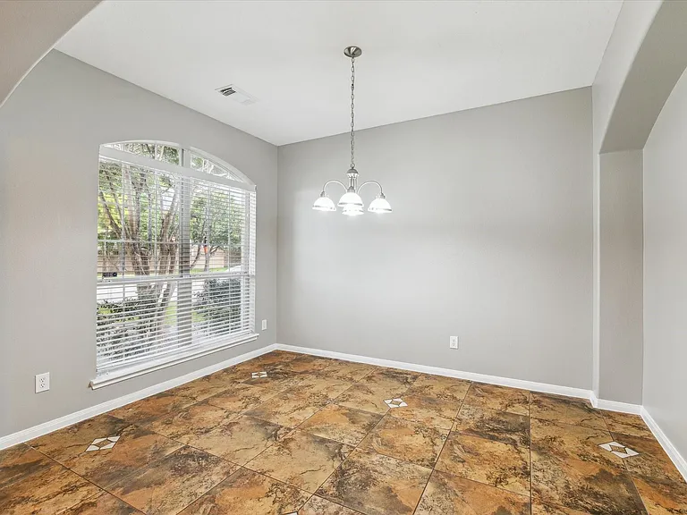 3122 Schumann Oaks Dr — Photo 5