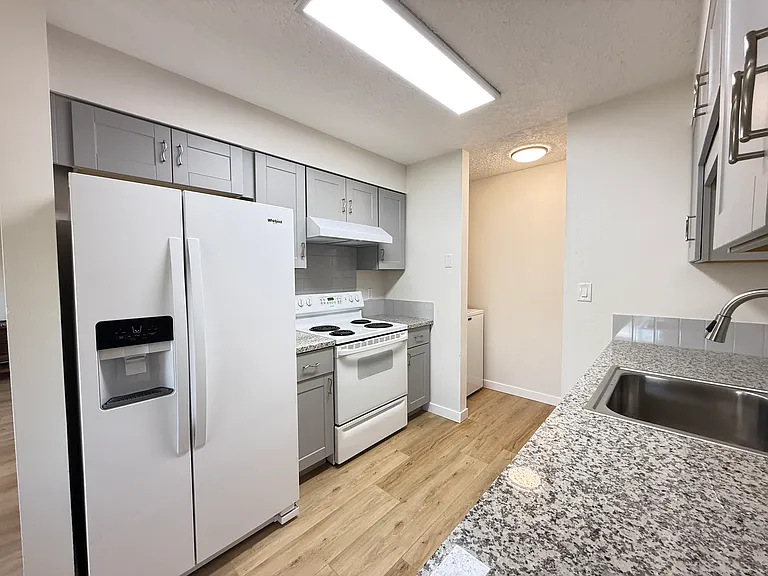 10919 SE 5th St — Photo 4