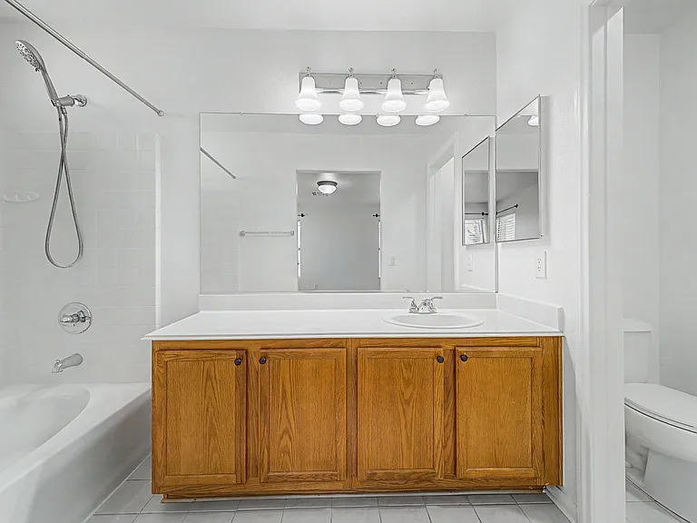 10547 Lilac Tree Ave — Photo 16