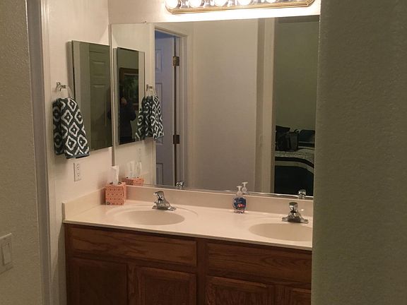 3rd image of 4562 E Strawberry Dr