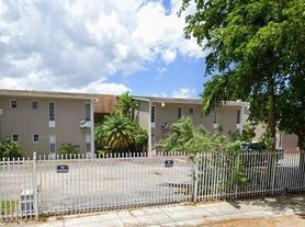 1525 NW 19th Ter