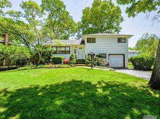 150 Scott Ave, North Babylon, NY 11703