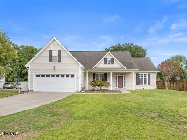 38 Amber Ct, Hampstead, NC 28443