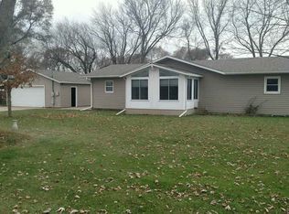1517 9th Ave, Camanche, IA 52730