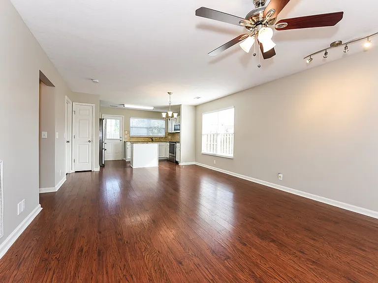 2900 Summer Hollow Ct — Photo 4