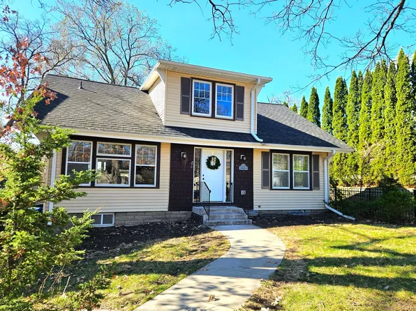 2342 Bourne Ave, Saint Paul, MN 55108
