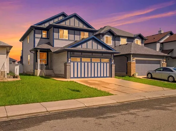 38 W Saddleland Cres NE, Calgary, AB T3J 5K5