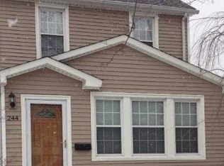 244 Broad St, Williston Park, NY 11596