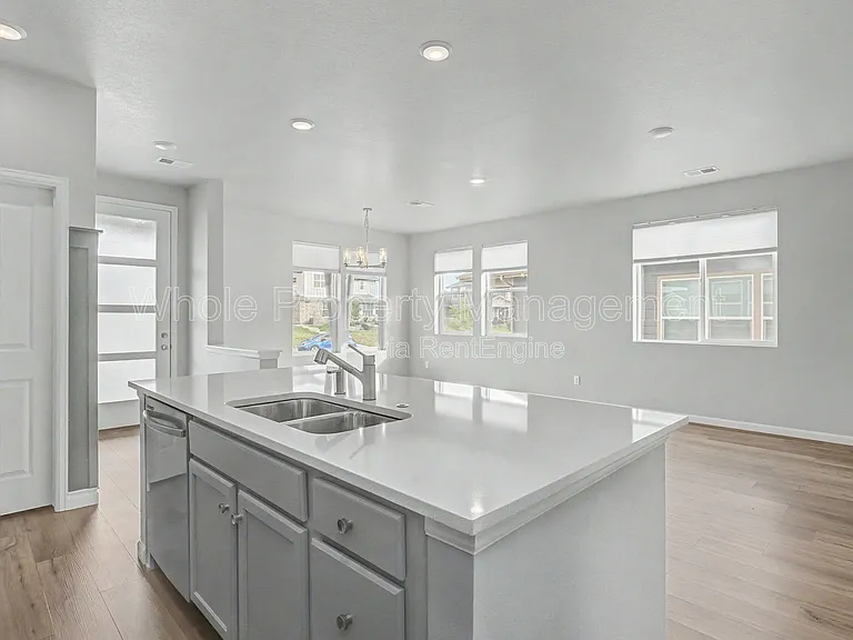 2291 Peregrine Dr — Photo 7