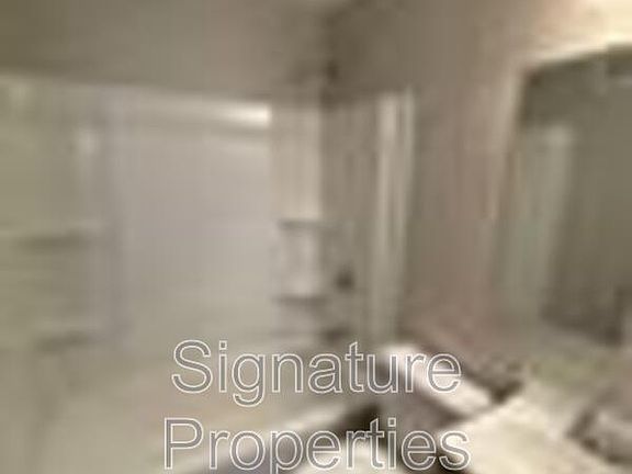 4th image of 631 Quincy St Unit G