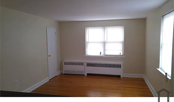 2 bed, 750 sqft, $1,200 — Photo 3
