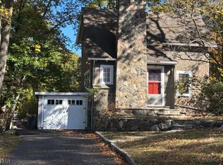 211 Washington St, Franklin Lakes, NJ 07417