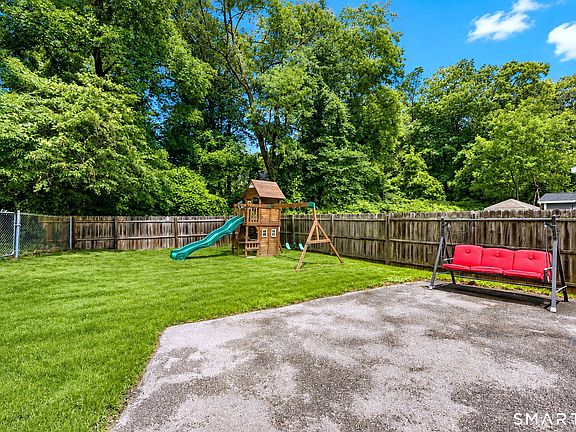 5th image of 24 Farview Avenue