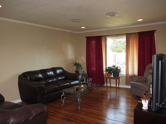 3rd image of 1220 Douglas Dr