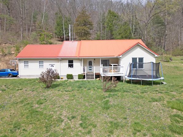 38 Walter Holliday Dr, Hazard, KY 41701