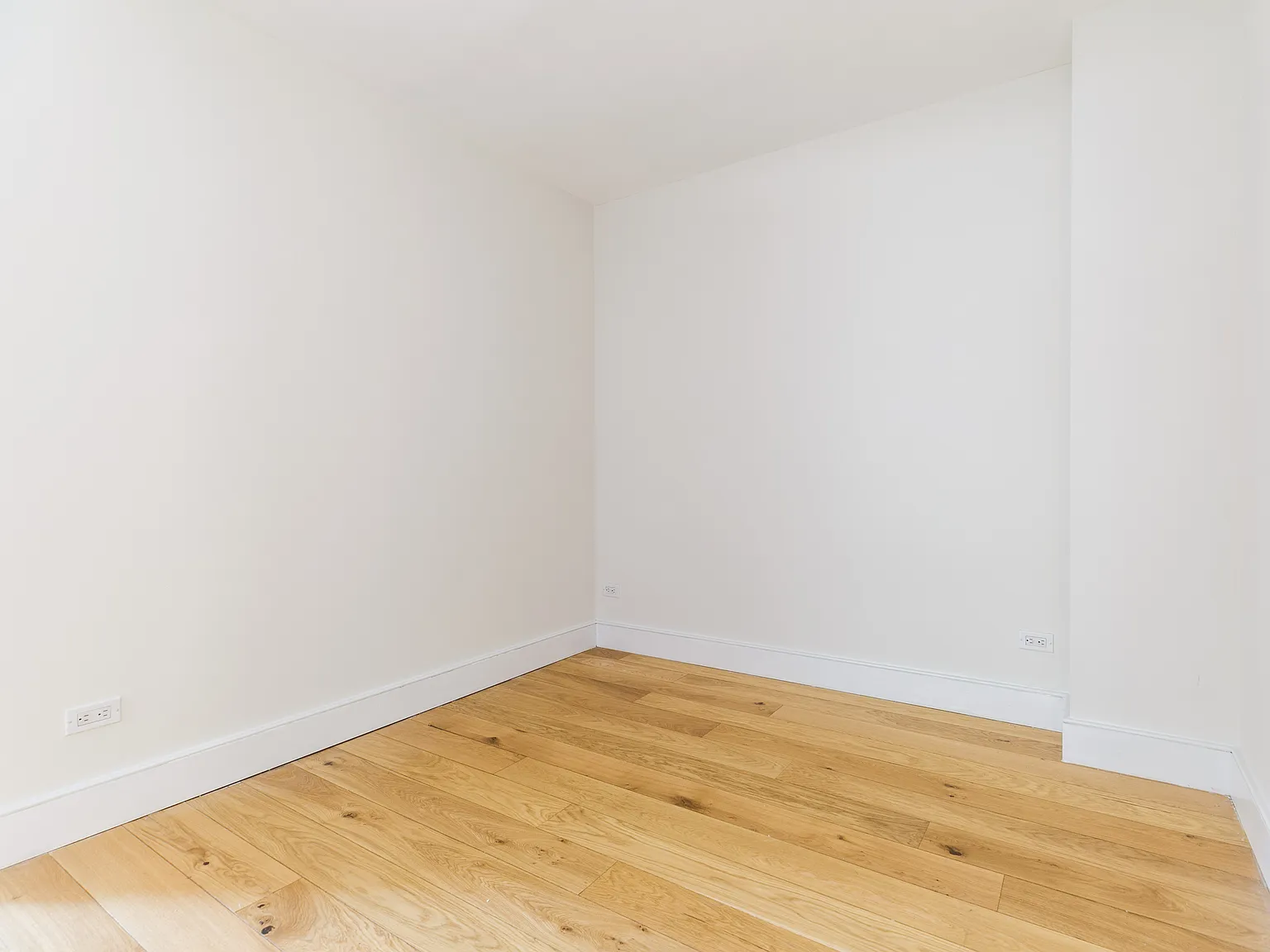 230 East 44th Street — Photo 3