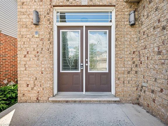 4th image of 909 Pebblecreek Ct