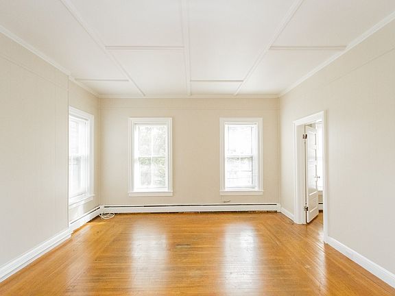 3rd image of 105 Church St