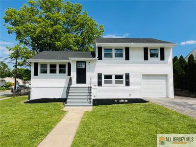 3 Tracy Dr, Fords, NJ, 08863