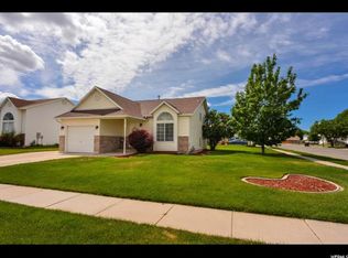 839 W 2075 N, Clinton, UT 84015