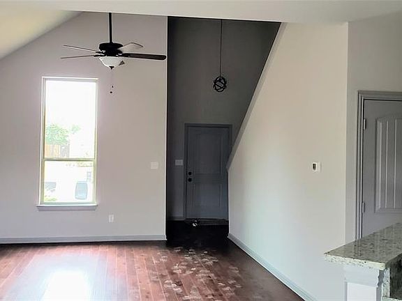 2nd image of 2917 Carolina Dr