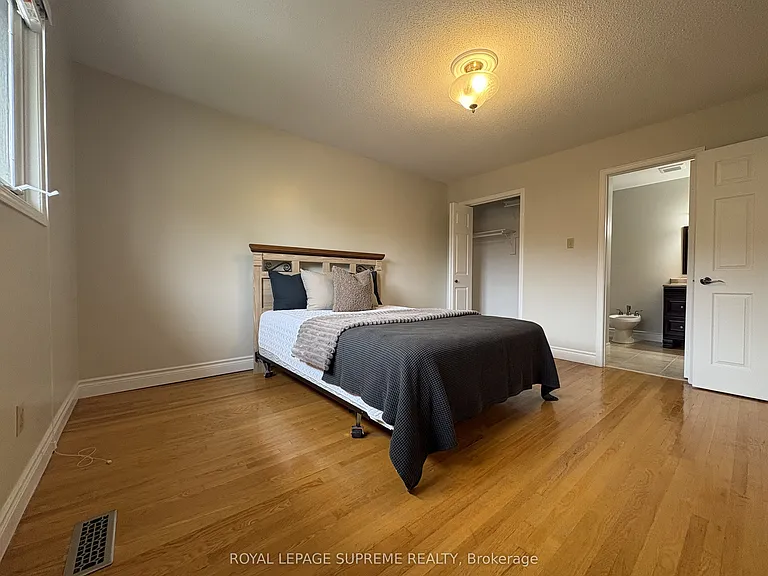 966 Lovingston Cres — Photo 15