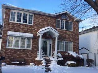 115 Sharrotts Rd, Staten Island, NY 10309