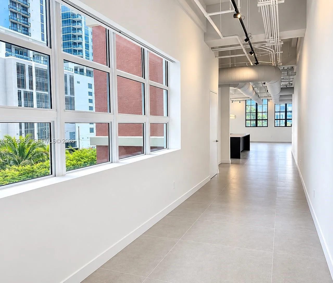 Parc Lofts Condo — Photo 2