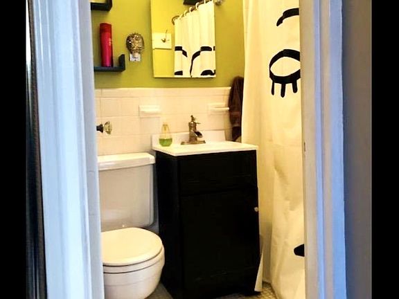 5th image of 236 E 28th St APT 1B