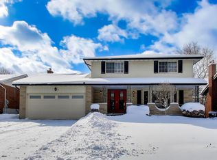 5 Latenda Pl, Guelph, ON N1G 3B8