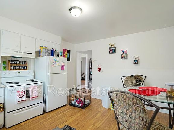 4th image of 3006 Denver St Unit 6
