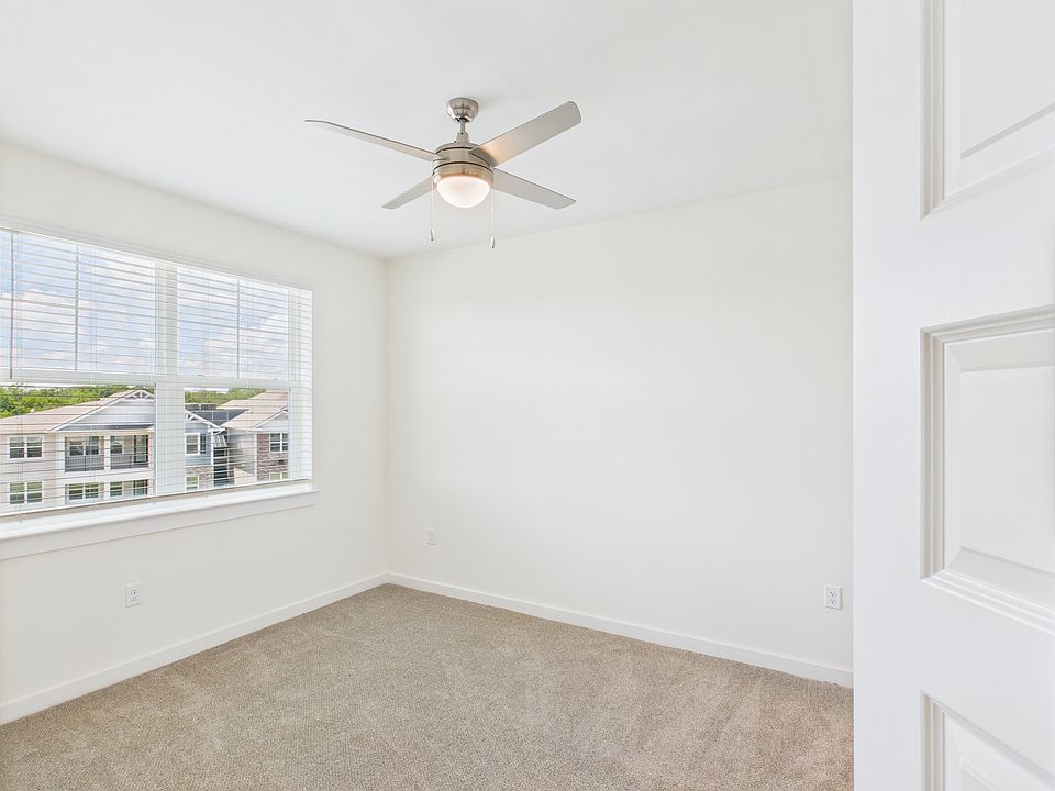 2nd image of 2520 New Port Royal Rd #6306
