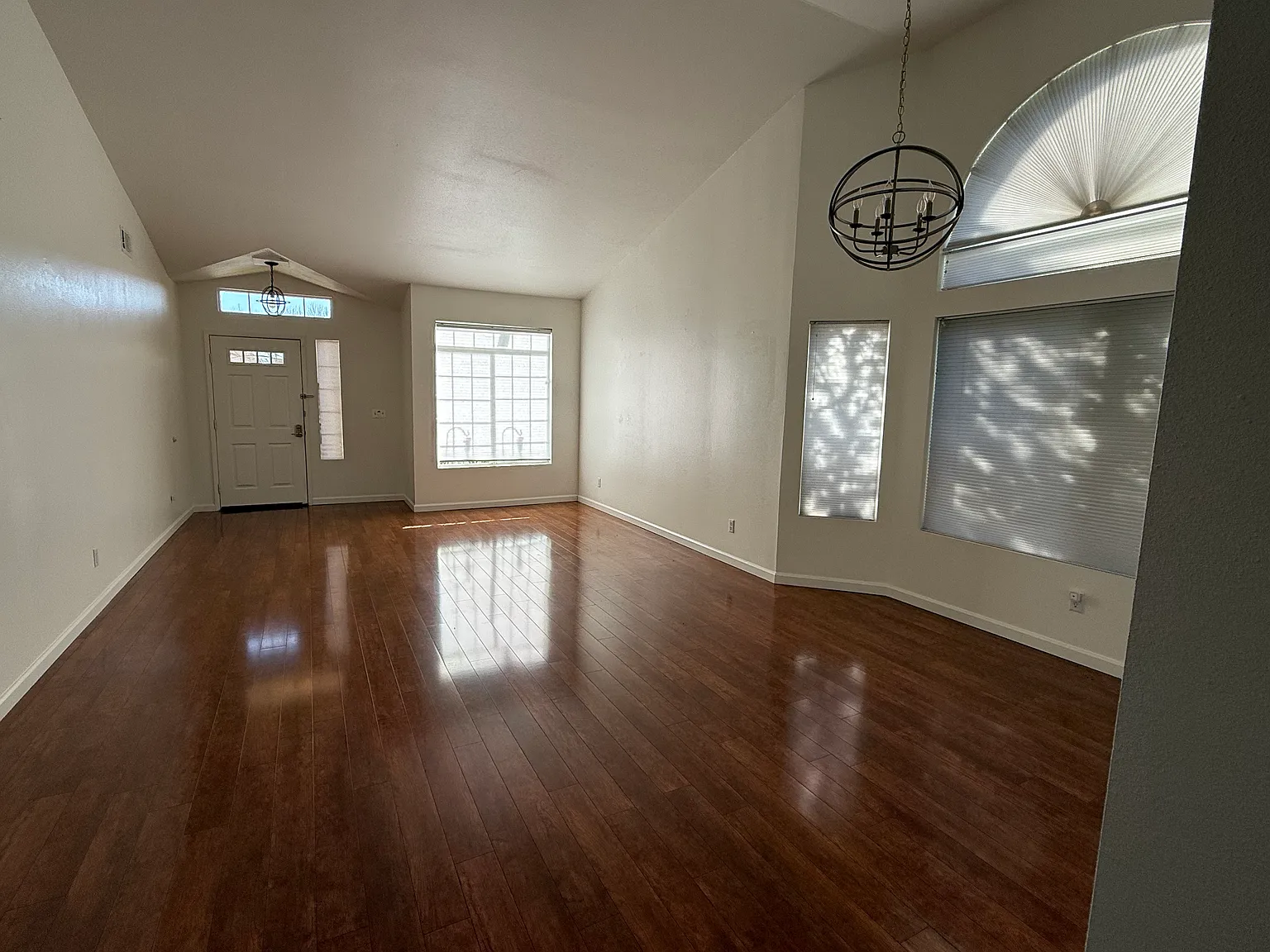 529 Northbrook Dr — Photo 2