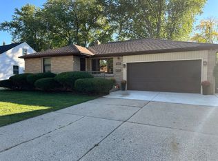 1193 Bond St, Green Bay, WI 54303