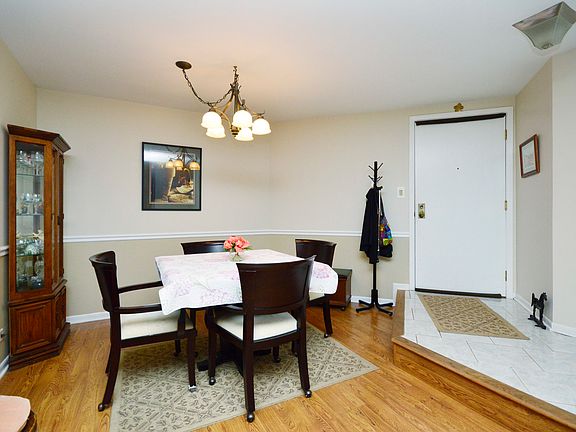 3rd image of 178 Grove Ave Unit A