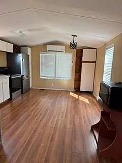 2 bed, 1.0 bath, 1484 sqft, $1,200 — Photo 3