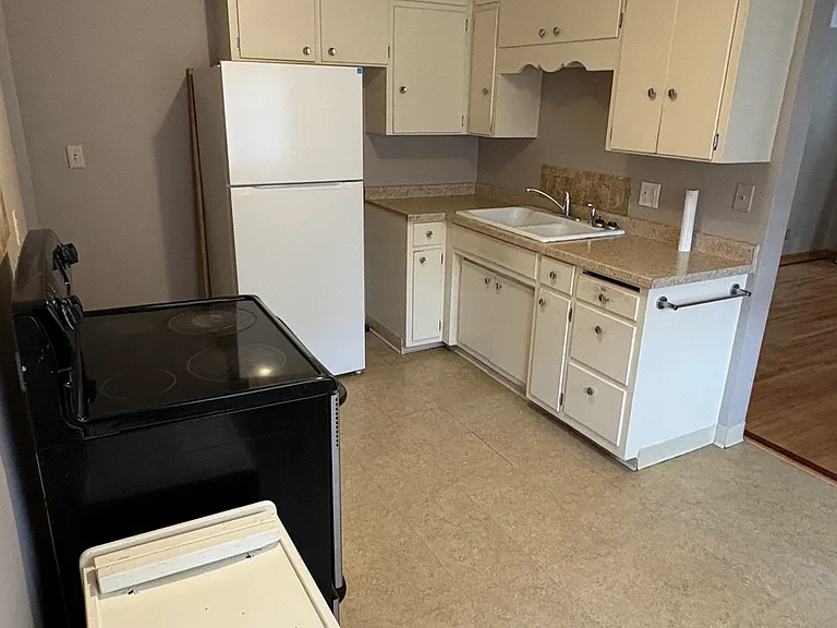 1590 Case Ave — Photo 4