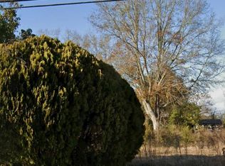 5819 Frederick St, Moss Point, MS 39563