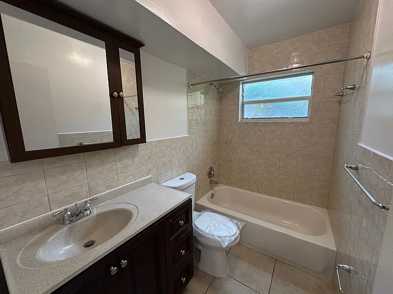 1010 SW 16th Ave — Photo 14