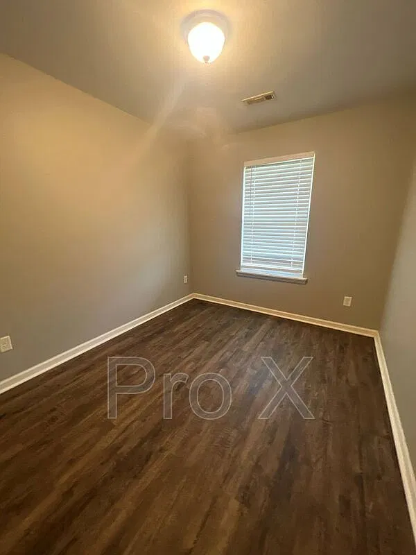 3 bed, 2.0 bath, $1,350 — Photo 4