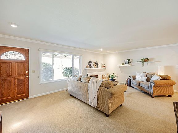 5th image of 6930 Oak Leaf Drive