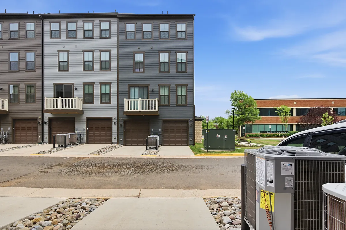 Building Photo - 14421 Albemarle Point Pl