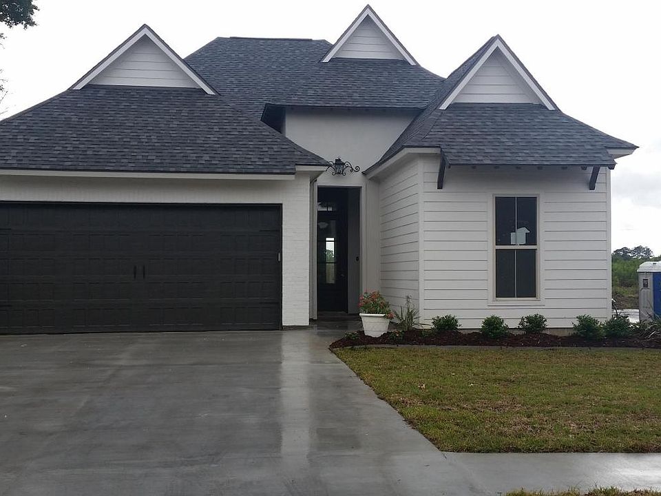 1st image of 200 Golden Cypress Dr