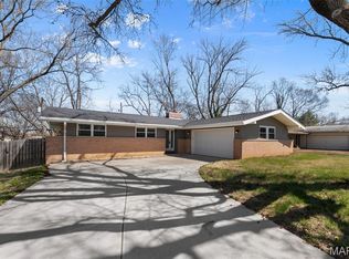 21 Graeler Dr, Saint Louis, MO
