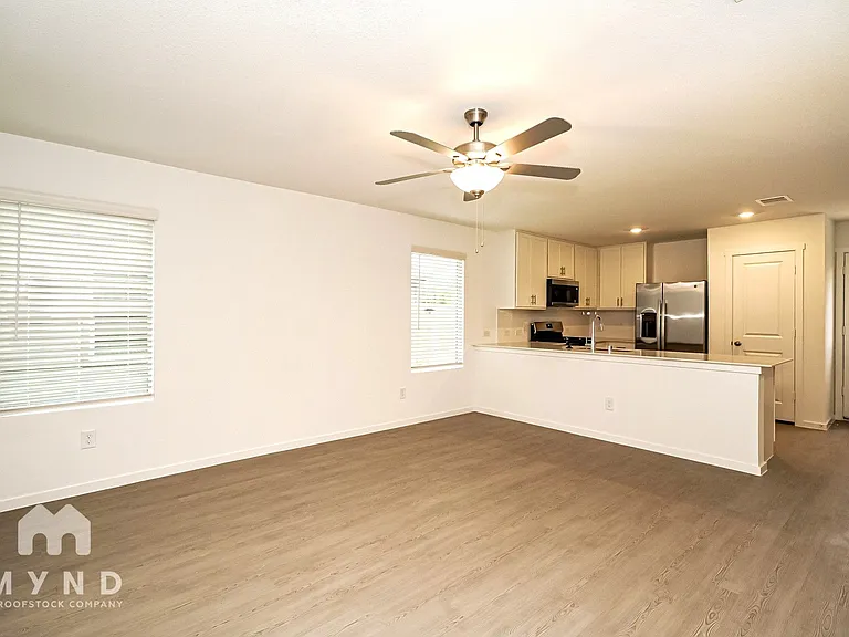 2656 Mistwood Dr — Photo 10